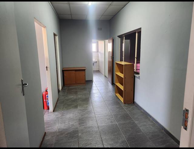 800M² WAREHOUSE TO LET IN WADEVILLE